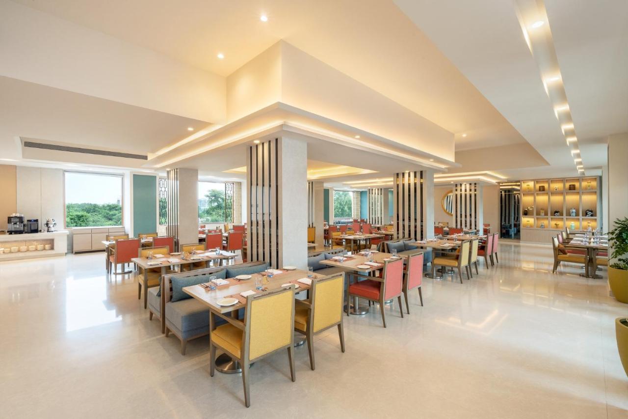 Vivanta Ahmedabad Sg Highway Eksteriør billede