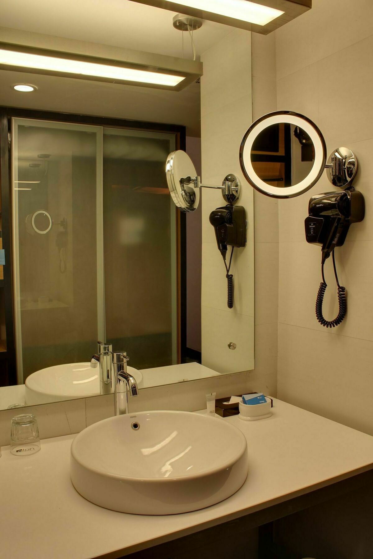 Vivanta Ahmedabad Sg Highway Eksteriør billede